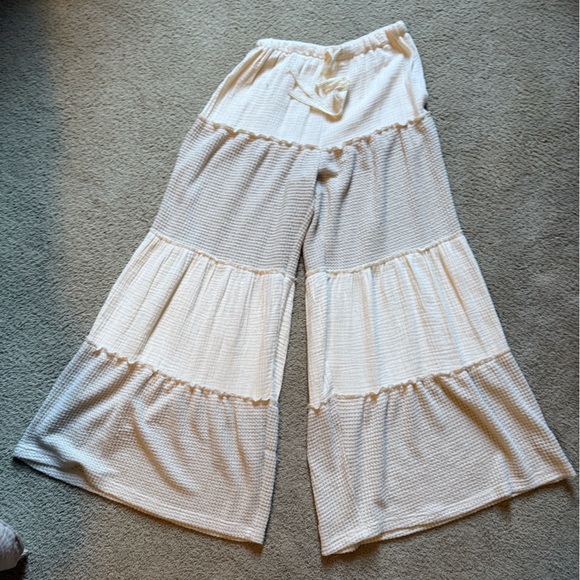 POL Cream Wide Leg Pants - Picture 6 of 10